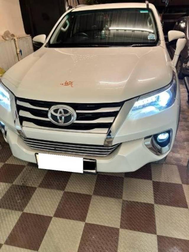 https://images10.gaadi.com/usedcar_image/3707188/original/processed_c66408a2-685e-4093-86d5-99a24059c5de.jpg?imwidth=6400