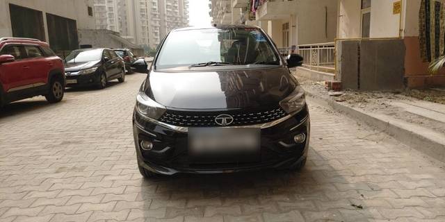 https://images10.gaadi.com/usedcar_image/3707195/original/29__VCC_1825379_94_1701242660.jpg?imwidth=6400