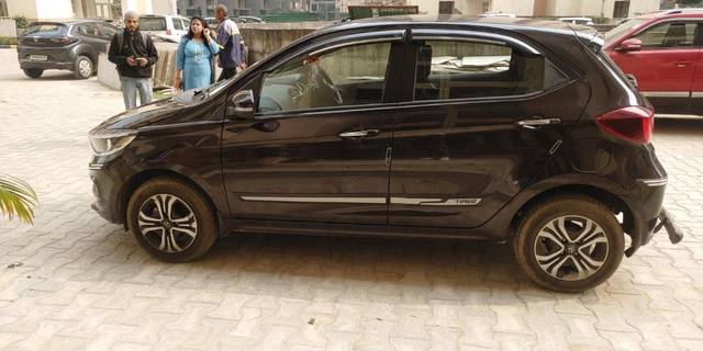 https://images10.gaadi.com/usedcar_image/3707195/original/29__VCC_IMG_1701239201567_1825379_95_1701239625.jpg?imwidth=6401