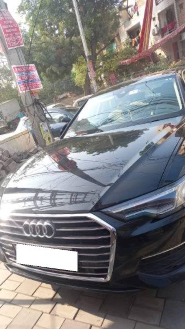 https://images10.gaadi.com/usedcar_image/3707320/original/processed_fb50fb86-4bfc-4018-b5de-a0b81e69c34d.jpg?imwidth=6402