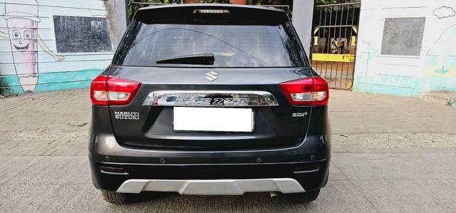 https://images10.gaadi.com/usedcar_image/3707322/original/processed_img2930100__used_car_2930100_1701964597.jpg?imwidth=6402