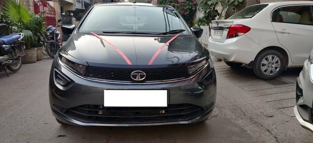 https://images10.gaadi.com/usedcar_image/3707384/original/processed_img2930105__used_car_2930105_1701967602.jpg?imwidth=6402
