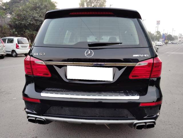https://images10.gaadi.com/usedcar_image/3707415/original/processed_img2930107__used_car_2930107_1702623908.jpg?imwidth=6402