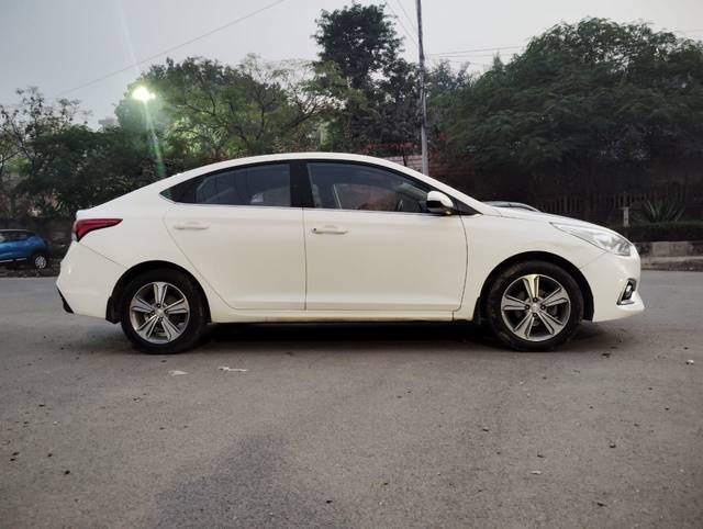 https://images10.gaadi.com/usedcar_image/3707423/original/img2930109__used_car_2930109_1703576540.jpg?imwidth=6401