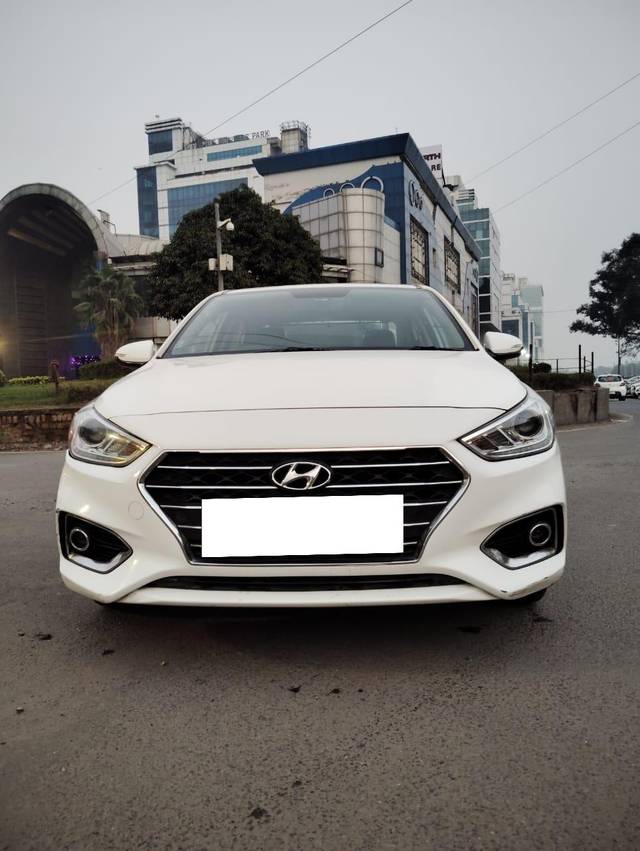https://images10.gaadi.com/usedcar_image/3707423/original/processed_img2930109__used_car_2930109_1703576423.jpg?imwidth=6400