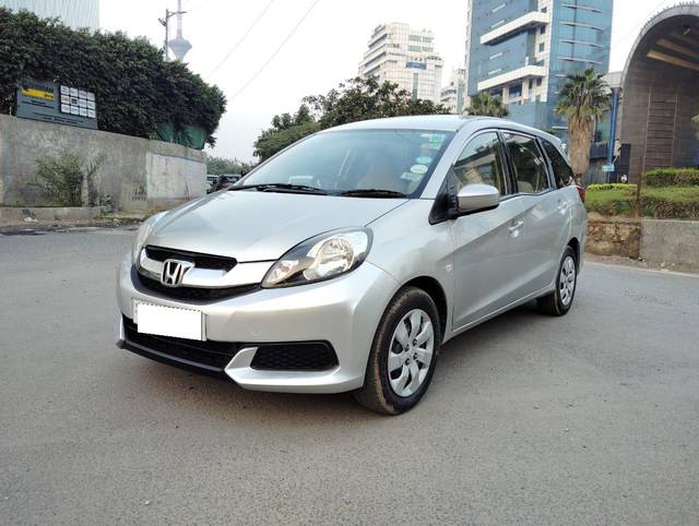 https://images10.gaadi.com/usedcar_image/3707456/original/processed_img2930113__used_car_2930113_1702190118.jpg?imwidth=6400