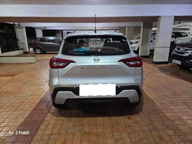 https://images10.gaadi.com/usedcar_image/3707468/original/processed_36f54722-afcd-480f-a08e-18c27089d095.jpg?imwidth=6402