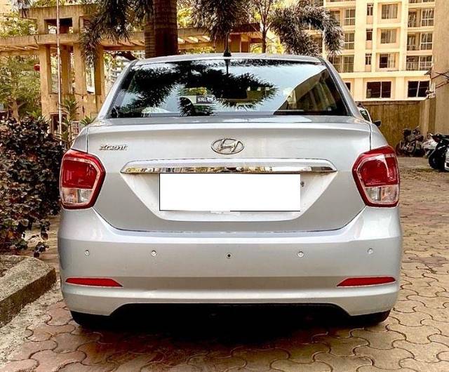 https://images10.gaadi.com/usedcar_image/3707470/original/processed_17f16769-45d6-48e7-8059-d4e004200ce8.jpeg?imwidth=6401