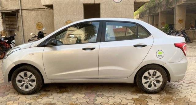 https://images10.gaadi.com/usedcar_image/3707470/original/processed_5075880a-09b4-4953-b1f5-fa30bf147eae.jpeg?imwidth=6402