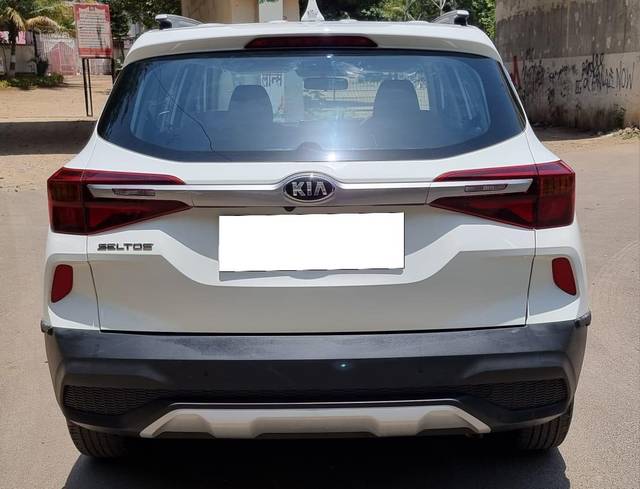 https://images10.gaadi.com/usedcar_image/3707527/original/processed_img2930122__used_car_2930122_1701977520.jpg?imwidth=6402