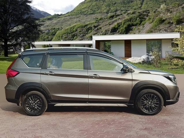 https://images10.gaadi.com/usedcar_image/3707595/original/img2930127__used_car_2930127_1702001737.jpg?imwidth=6401