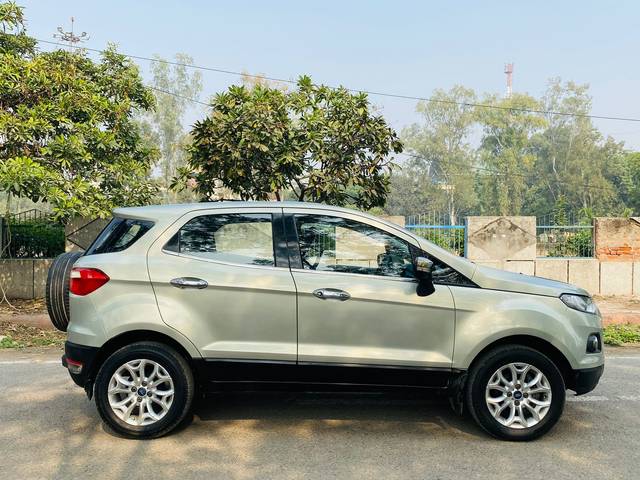 https://images10.gaadi.com/usedcar_image/3707920/original/img2930278__used_car_2930278_1702016536.jpg?imwidth=6401