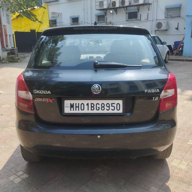 https://images10.gaadi.com/usedcar_image/3707930/original/processed_img2930282__usedcar_2_42001702016736_1702016760.jpeg?imwidth=6401