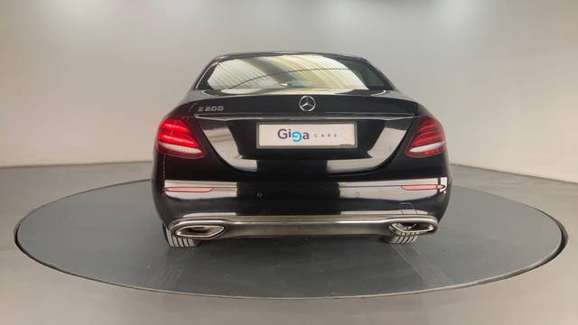 https://images10.gaadi.com/usedcar_image/3707946/original/processed_img2930296__usedcar_c2_276591702017110_1702017143.jpg?imwidth=6402