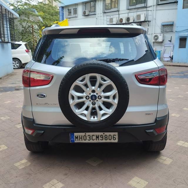 https://images10.gaadi.com/usedcar_image/3707998/original/processed_img2930319__usedcar_2_2930319_1702018954.jpeg?imwidth=6401
