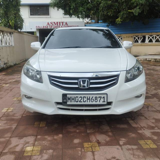 https://images10.gaadi.com/usedcar_image/3708007/original/processed_img2930325__usedcar_1_42001702018976_1702018996.jpeg?imwidth=6400