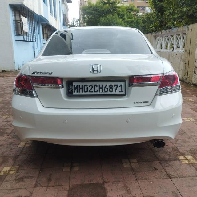 https://images10.gaadi.com/usedcar_image/3708007/original/processed_img2930325__usedcar_2_42001702018976_1702018997.jpeg?imwidth=6402
