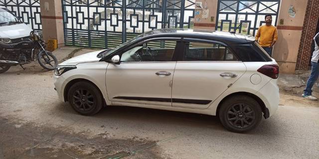 https://images10.gaadi.com/usedcar_image/3708057/original/01__VCC_IMG_1701409328972_1826716_95_1701409912.jpg?imwidth=6402