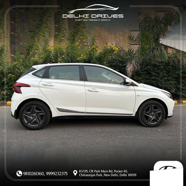 https://images10.gaadi.com/usedcar_image/3708079/original/processed_img2930362__used_car_2930362_1702021344.jpg?imwidth=6402
