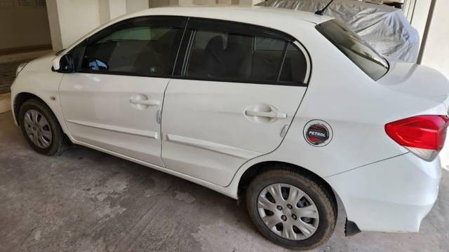 https://images10.gaadi.com/usedcar_image/3708160/original/processed_84e23689-f72e-4bf1-98cd-1d41d8f7af19.jpg?imwidth=6400