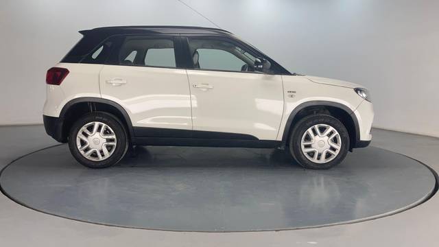 https://images10.gaadi.com/usedcar_image/3708203/original/processed_img2930428__usedcar_3_276591702025130_1702025139.jpg?imwidth=6401
