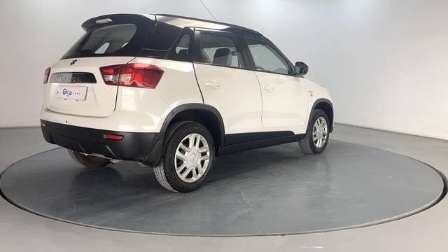 https://images10.gaadi.com/usedcar_image/3708203/original/processed_img2930428__usedcar_8_276591702025130_1702025139.jpg?imwidth=6402