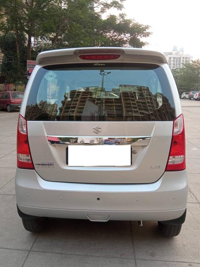 https://images10.gaadi.com/usedcar_image/3708206/original/processed_img2930430__used_car_2930430_1702025305.jpg?imwidth=6401