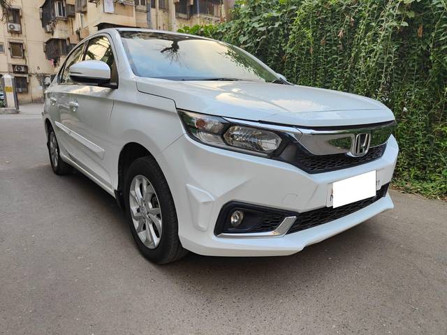https://images10.gaadi.com/usedcar_image/3708337/original/processed_img2930487__usedcar_whatsappimage2023_06_20at63551pm_1111702029561_1702029569.jpeg?imwidth=6400