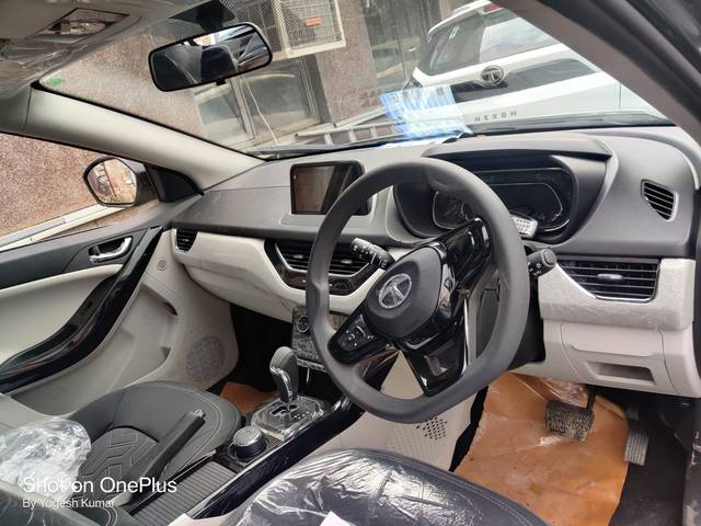 https://images10.gaadi.com/usedcar_image/3708362/original/img2930498__used_car_2930498_1702030833.jpg?imwidth=6402