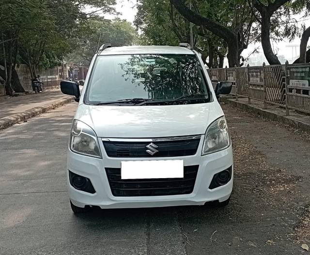 https://images10.gaadi.com/usedcar_image/3708429/original/processed_img2930536__usedcar_ff5694fe_6d02_4d82_859f_dfff569ede83_5731702032468_1702032474.jpg?imwidth=6400