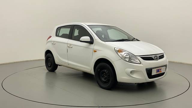 https://images10.gaadi.com/usedcar_image/3708455/original/0f3c76b7-7375-421d-aa86-91bd8b9e9b72__42.jpg?imwidth=6400