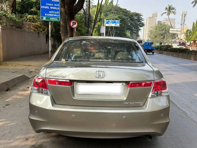https://images10.gaadi.com/usedcar_image/3708463/original/processed_img2930551__usedcar_12_6241702033623_1702033643.jpg?imwidth=6402