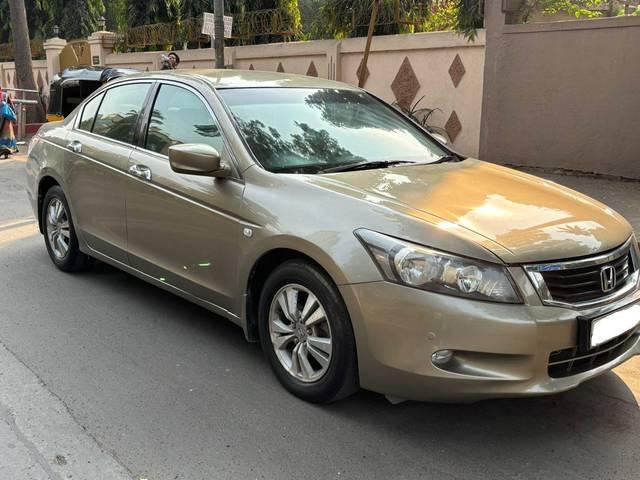 https://images10.gaadi.com/usedcar_image/3708463/original/processed_img2930551__usedcar_2_6241702033623_1702033640.jpg?imwidth=6400