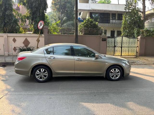 https://images10.gaadi.com/usedcar_image/3708463/original/processed_img2930551__usedcar_4_6241702033623_1702033641.jpeg?imwidth=6401