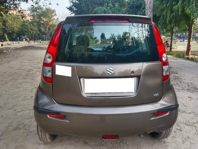 https://images10.gaadi.com/usedcar_image/3708482/original/processed_img2930561__used_car_2930561_1702034307.jpg?imwidth=6402