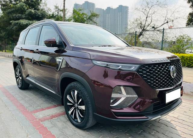 https://images10.gaadi.com/usedcar_image/3708500/original/processed_img2930571__used_car_2930571_1702034886.jpg?imwidth=6400