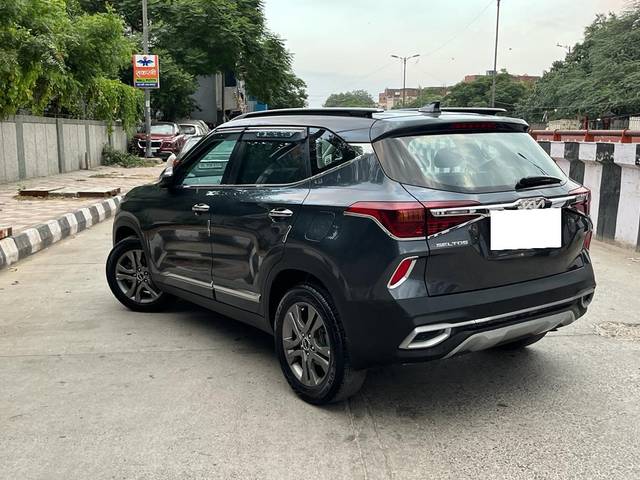 https://images10.gaadi.com/usedcar_image/3708525/original/processed_img2930590__used_car_2930590_1702035270.jpg?imwidth=6402