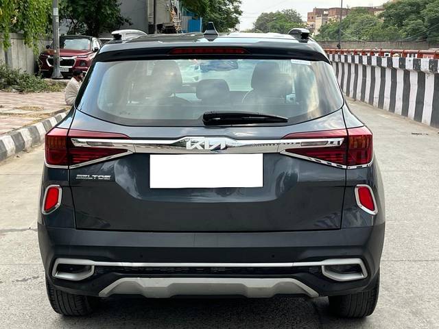 https://images10.gaadi.com/usedcar_image/3708525/original/processed_img2930590__used_car_2930590_1702035275.jpg?imwidth=6401