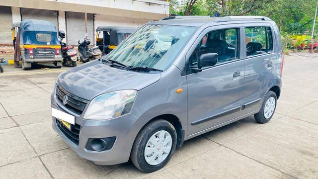 https://images10.gaadi.com/usedcar_image/3708533/original/processed_img2930595__used_car_2930595_1702035507.jpg?imwidth=6400