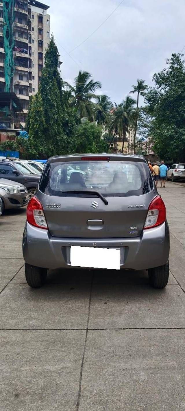 https://images10.gaadi.com/usedcar_image/3708551/original/processed_img2930607__used_car_2930607_1702035906.jpg?imwidth=6402