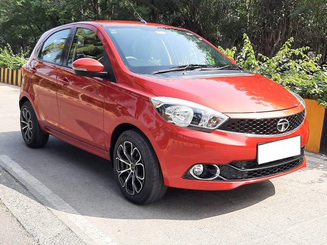 https://images10.gaadi.com/usedcar_image/3708553/original/processed_img2930608__used_car_2930608_1702037001.jpg?imwidth=6400