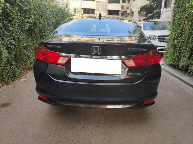 https://images10.gaadi.com/usedcar_image/3708584/original/processed_img2930631__usedcar_whatsappimage2023_08_29at62117pm_2__1111702036410_1702036418.jpeg?imwidth=6401