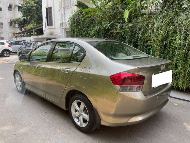 https://images10.gaadi.com/usedcar_image/3708610/original/processed_img2930653__usedcar_img_3582_1111702036870_1702036884.jpg?imwidth=6402