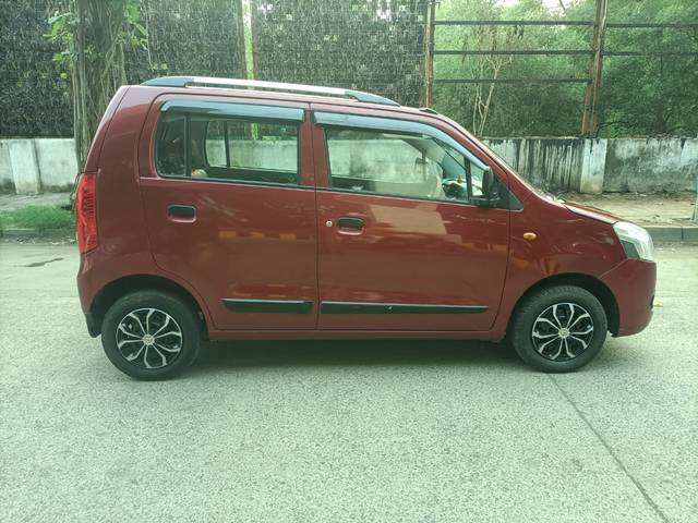 https://images10.gaadi.com/usedcar_image/3708620/original/img2930662__used_car_2930662_1702037163.jpg?imwidth=6401