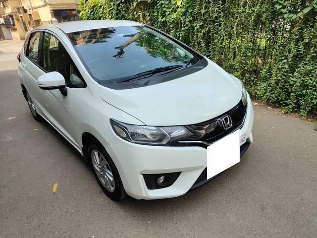 https://images10.gaadi.com/usedcar_image/3708621/original/processed_img2930663__usedcar_whatsappimage2023_11_07at14041pm_1__1111702037093_1702037107.jpeg?imwidth=6400