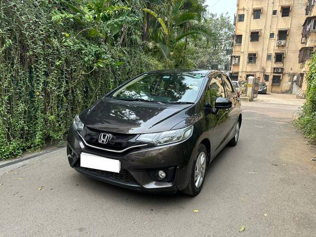 https://images10.gaadi.com/usedcar_image/3708626/original/processed_img2930667__usedcar_whatsappimage2023_10_22at124210pm_1__1111702037198_1702037229.jpeg?imwidth=6402