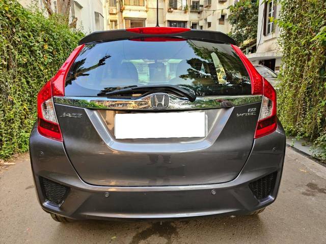 https://images10.gaadi.com/usedcar_image/3708643/original/processed_img2930676__usedcar_whatsappimage2023_10_26at45349pm_1111702037555_1702037571.jpeg?imwidth=6401