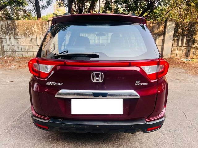 https://images10.gaadi.com/usedcar_image/3708651/original/processed_img2930683__usedcar_img_20231208_wa0056_27821702037792_1702037822.jpg?imwidth=6402