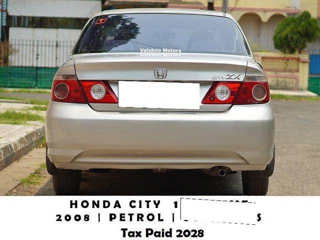 https://images10.gaadi.com/usedcar_image/3708654/original/processed_img2930685__usedcar_5_2471702037660_1702037678.jpg?imwidth=6401