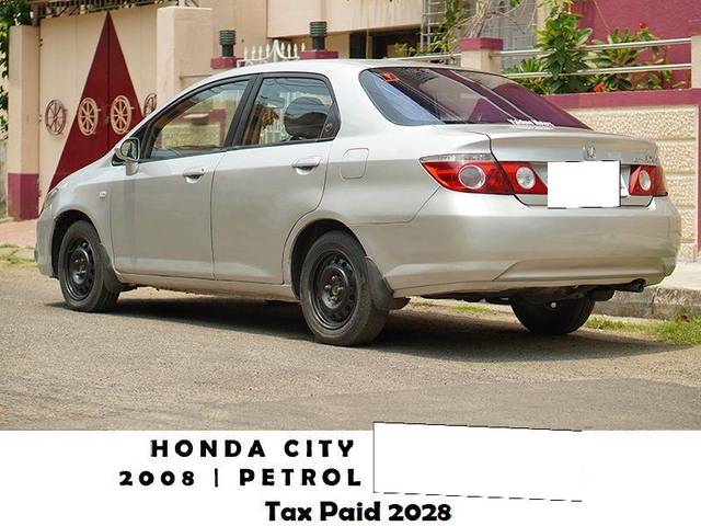 https://images10.gaadi.com/usedcar_image/3708654/original/processed_img2930685__usedcar_7_2471702037660_1702037679.jpg?imwidth=6402